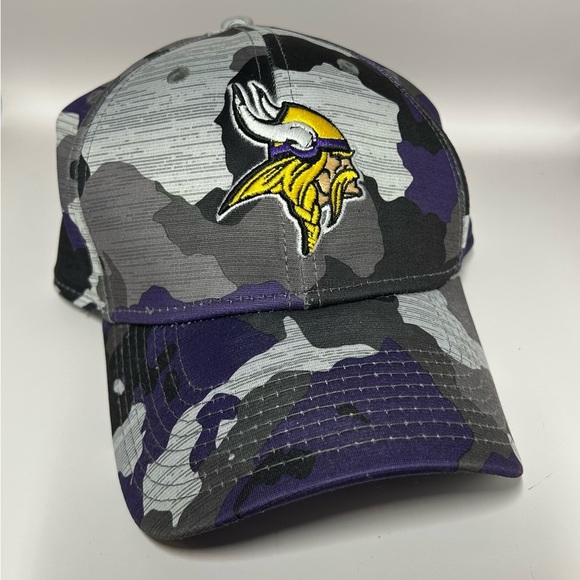 New Era Other - Minnesota Vikings ball cap camo stretch medium/large